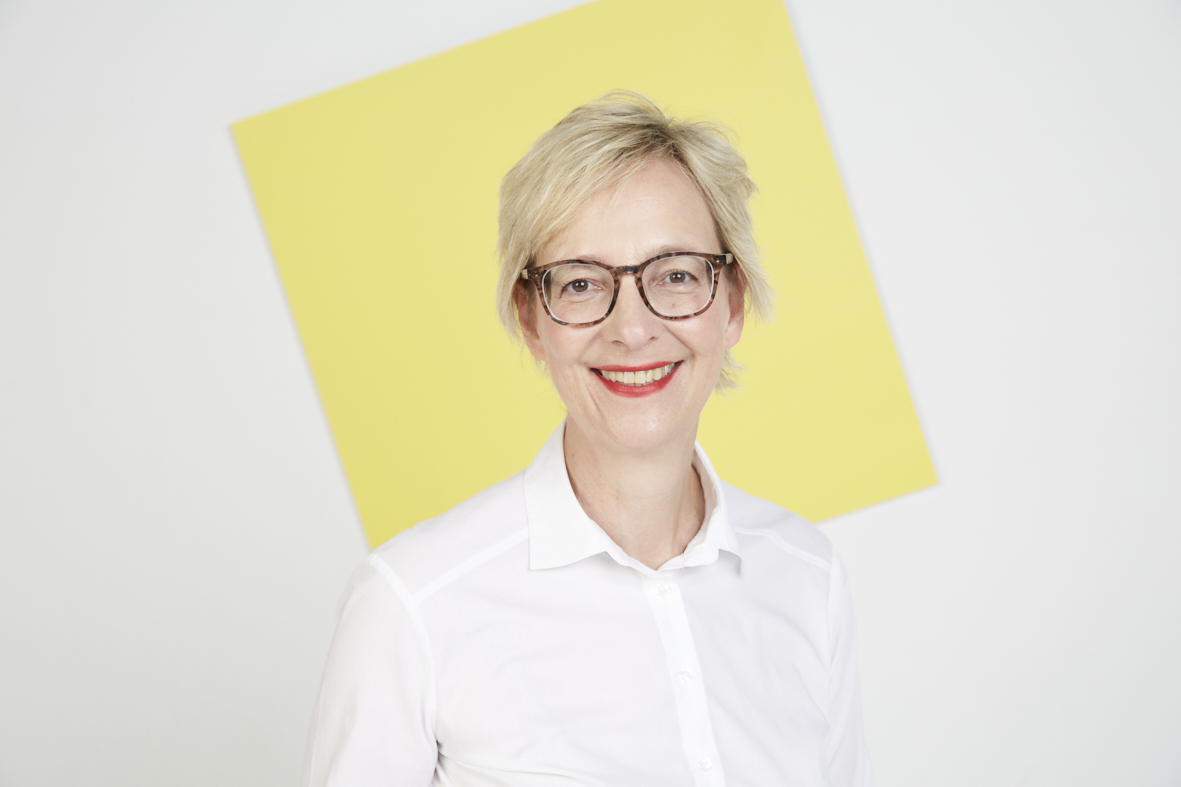Christine Regitz ist Präsidentin der Gesellschaft für Informatik e. V. (GI) und verantwortet bei SAP SE als Head of Women In Tech@SAP strategische Initiativen zur Förderung von Frauen in der Technologiebranche.