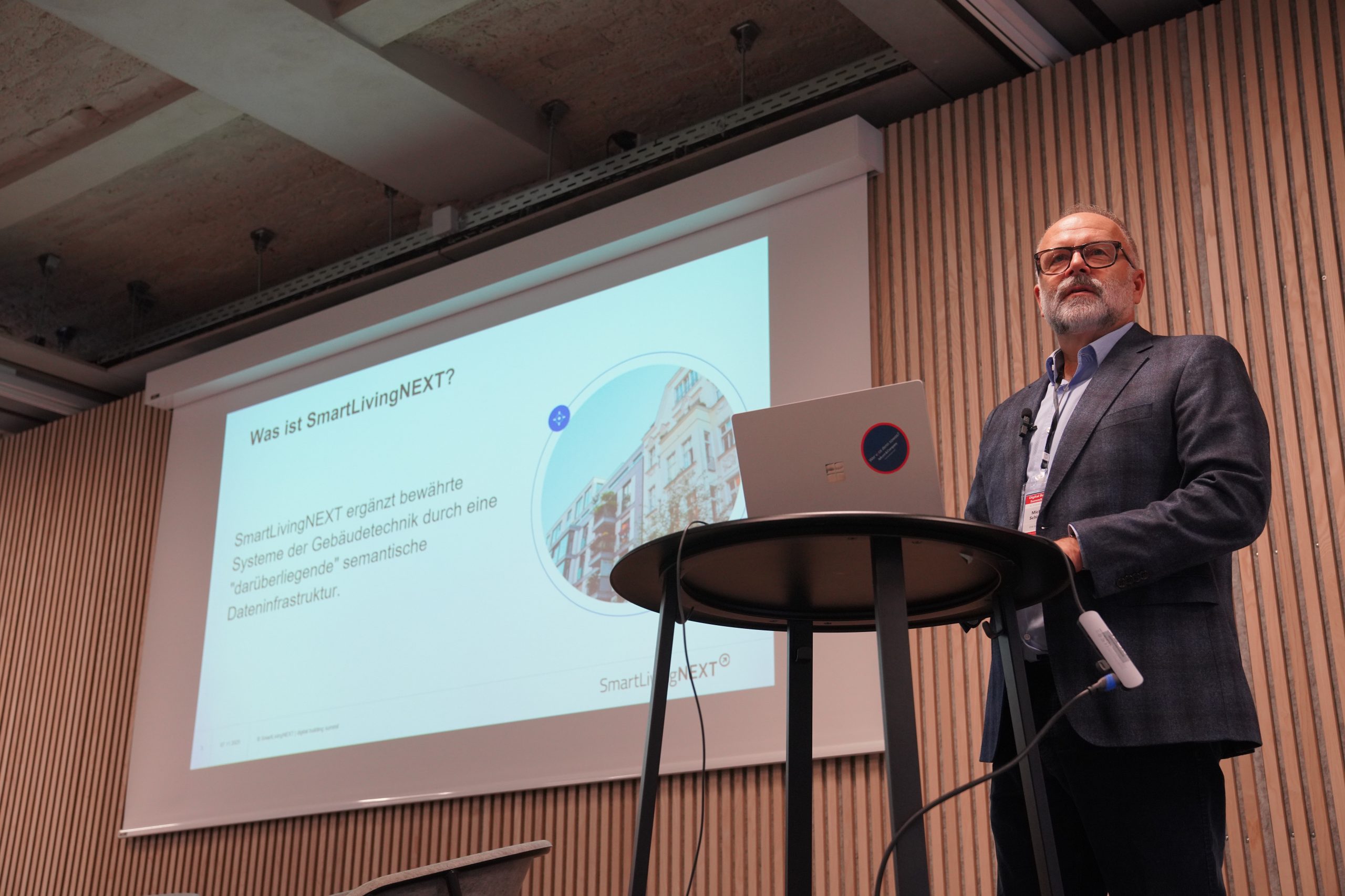 Wohnen der Zukunft: SmartLivingNEXT präsentierte universelles Datenökosystem beim Digital Building Summit