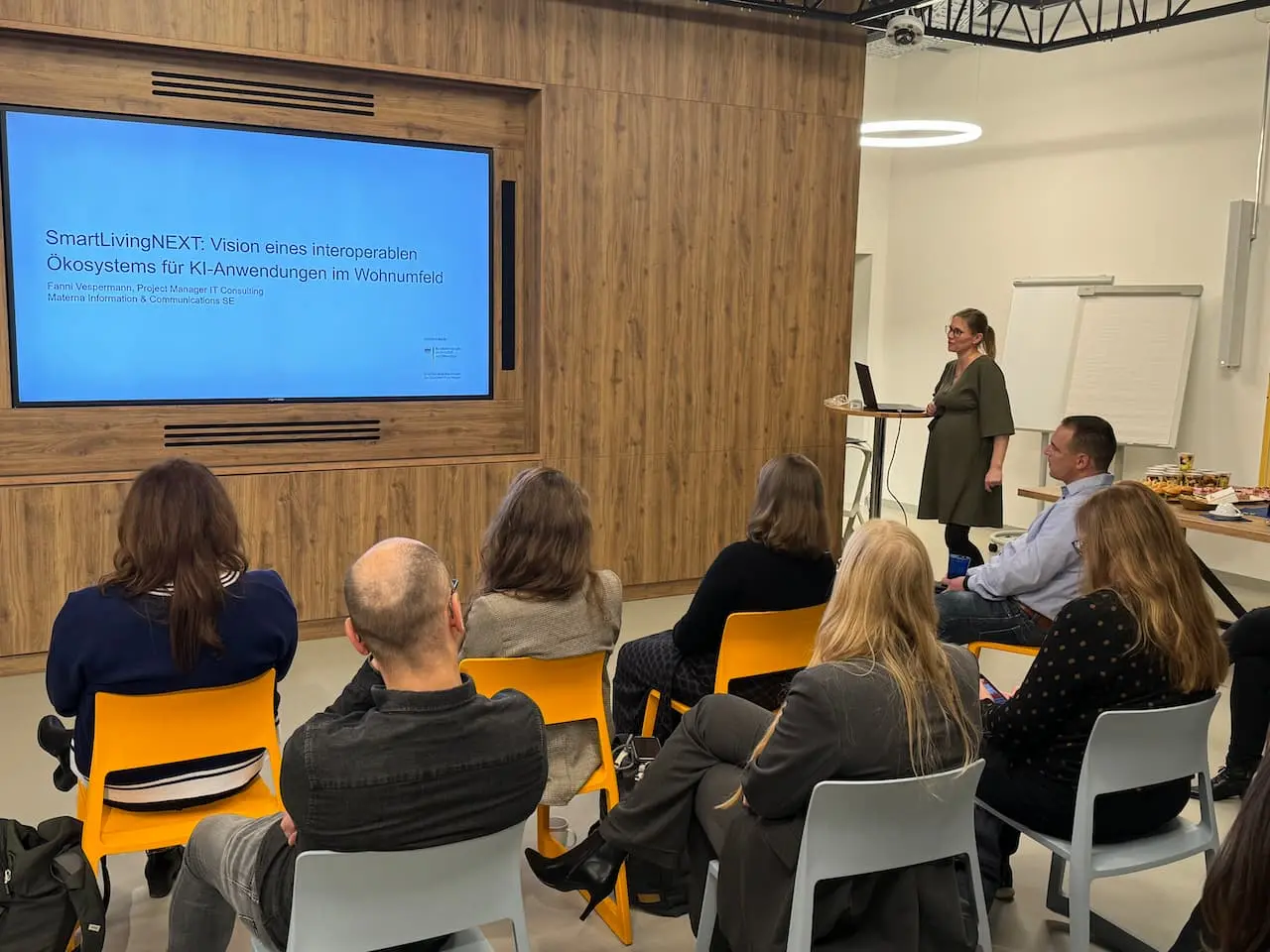 SmartLivingNEXT zu Gast bei Berlin Partner: am 15.11.2023 präsentierte Fanni Vespermann (Materna) den Berliner Digitalisierungsbeauftragten das vom BMWK geförderte Technologieprogramm.