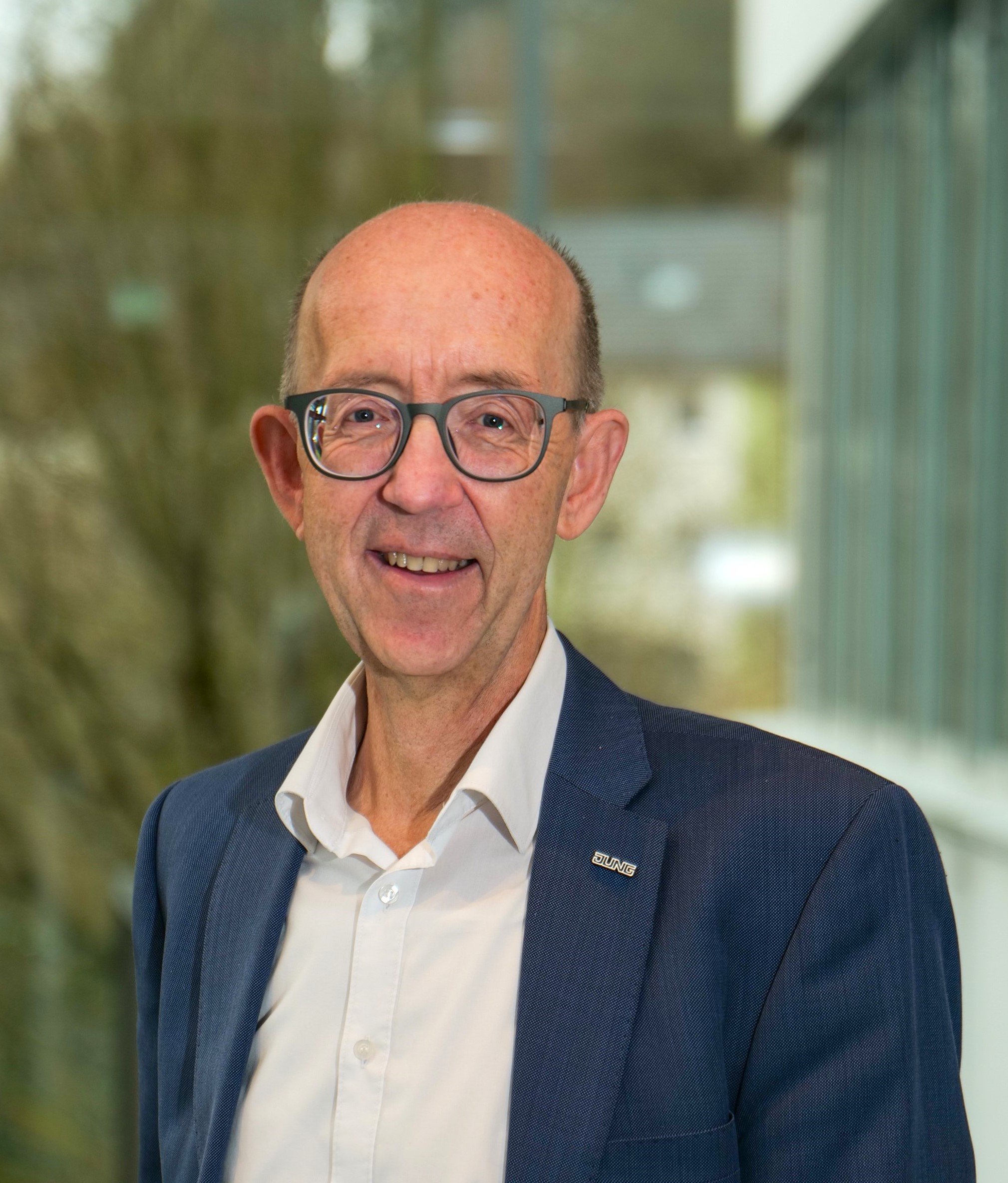 Stefan Jörgens, Director Research & Development bei Albrecht Jung, berichtet im Interview über die Bedeutung der Künstlichen Intelligenz (KI) für die Gebäudetechnologien und die Motivation der Mitwirkung in SmartLivingNEXT.